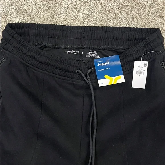 Old Navy Black Joggers - Picture 5 of 7